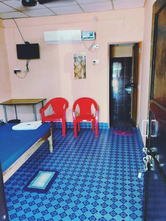 Blue Bird Residency Hotel Lakshmanpur Phòng bức ảnh